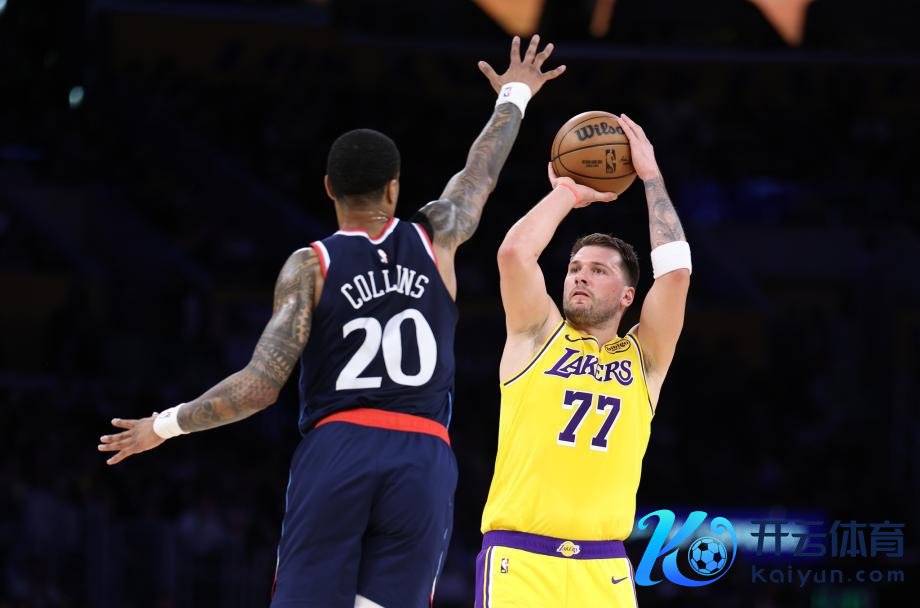 [图]东契奇38+11莱昂纳德31分伤退 湖东说念主险胜快船体育录像/图片